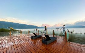 Pondanu Cabins By The Lake